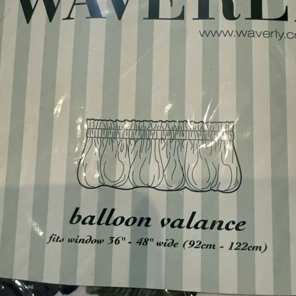 NEW Waverly Orchard Trail-Berry Balloon Valance‎ 79